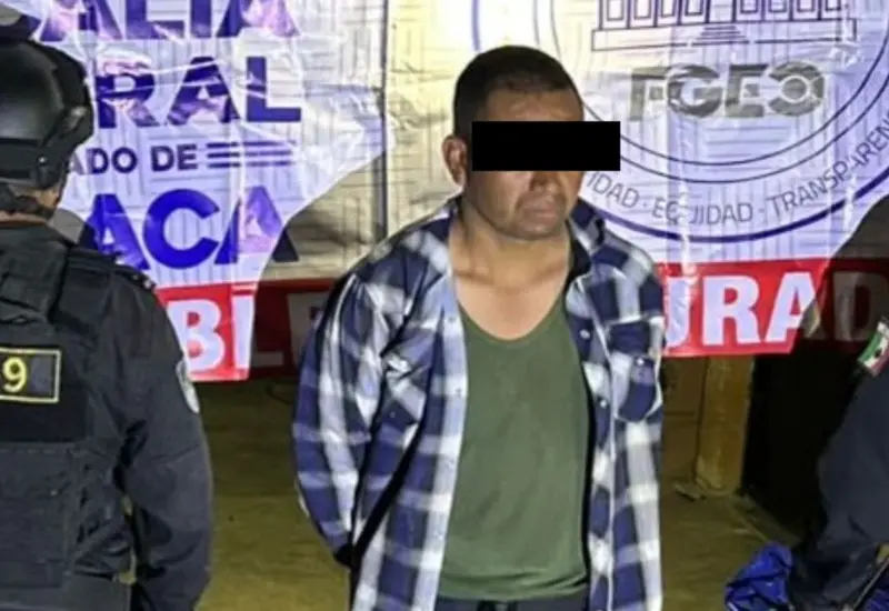 El presunto delincuente conocido como 'El JR' es detenido en Santa María Peñoles, Etla, tras un operativo donde le incautaron armas y droga.