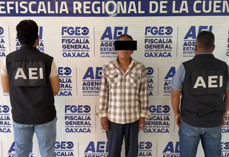 Fotografía de un hombre detenido en Oaxaca, quien es señalado como presunto responsable de atacar a mujeres y niñas en la entidad.
