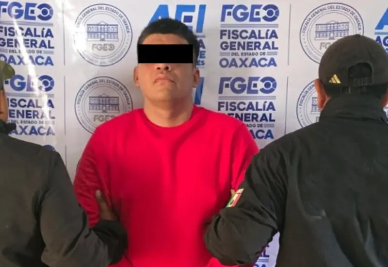 Fotografía del detenido identificado como J.G.B., quien fue capturado por presunto narcomenudeo en Miahuatlán y puesto a disposición de un Juez de Control.