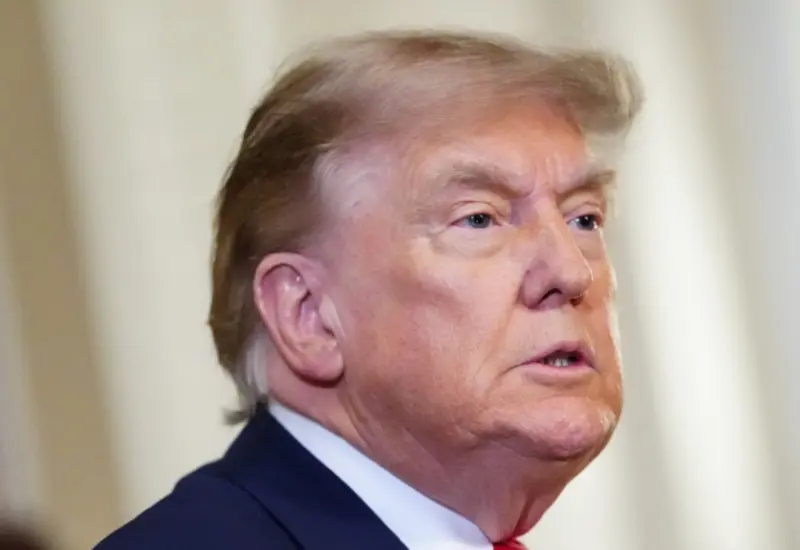 El presidente Donald Trump durante una declaración sobre el conflicto con Irán, en la que advirtió sobre nuevos ataques si no cumplen.