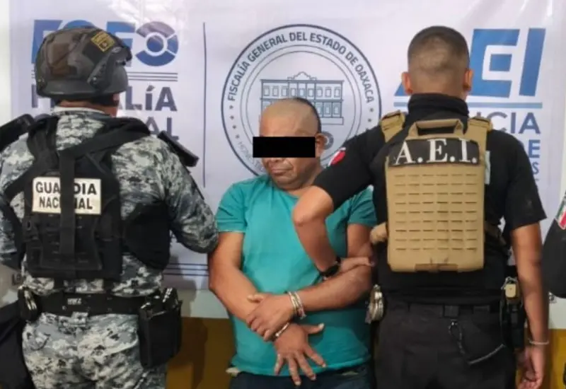 Fotografía de 'El Chimuelo', el presunto narcomenudista que fue detenido por las autoridades por delitos contra la salud en su vivienda.