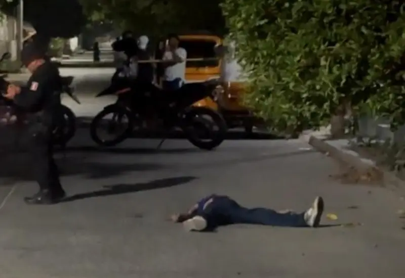 Un hombre conocido como 'El Gaby' fue asesinado en una calle de la Séptima Sección en la ciudad de Juchitán, Oaxaca.