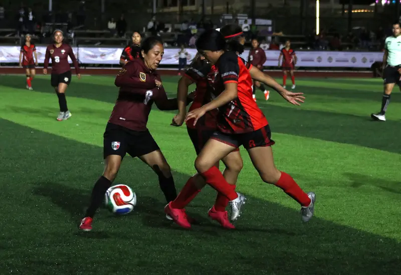 El equipo Colibrijes celebra su coronación en la final femenil del torneo Mundialito 2026, tras una intensa jornada de futbol.