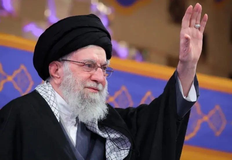 Un retrato oficial del ayatollah Ali Jamenei, para ilustrar los detalles de sus ceremonias fúnebres que comenzarán el 4 de julio en Teherán.