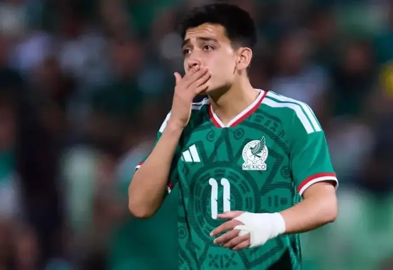 El futbolista mexicano Gilberto Mora, quien se perfila como el jugador más joven para competir en el Mundial de la FIFA 2026.