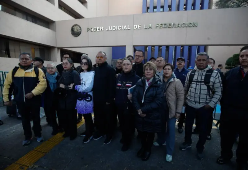 Un grupo de juzgadores retirados denuncia públicamente el incumplimiento en el pago de sus indemnizaciones, solicitando la intervención de la Presidenta.