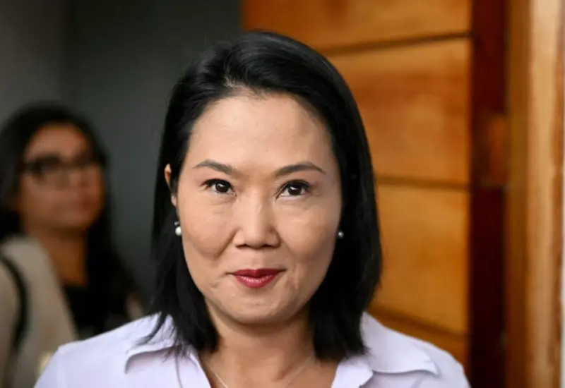 La candidata Keiko Fujimori, quien lidera la contienda electoral presidencial en Perú, en una fotografía durante el reñido proceso electoral.