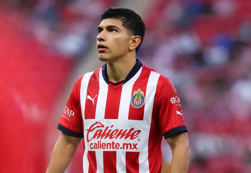 El futbolista Kevin Castañeda, quien se presenta como el primer refuerzo de las Chivas del Guadalajara para el torneo Apertura 2026.