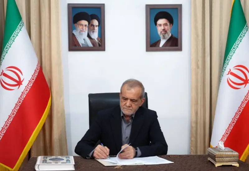 Masoud Pezeshkian, presidente de Irán, en una fotografía oficial en el contexto de la negativa de su gobierno a renunciar al enriquecimiento de uranio.