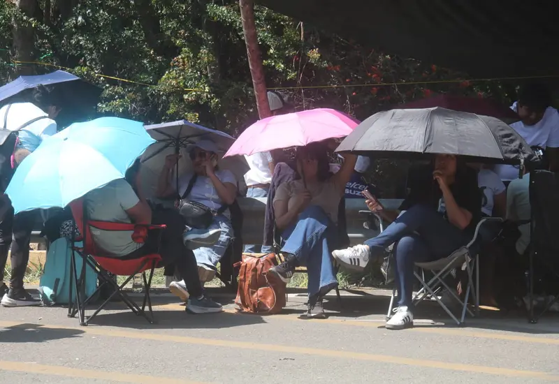 Vista del plantón de maestros en el Zócalo de Oaxaca, protesta parte del paro magisterial que deja a miles de alumnos sin clases.