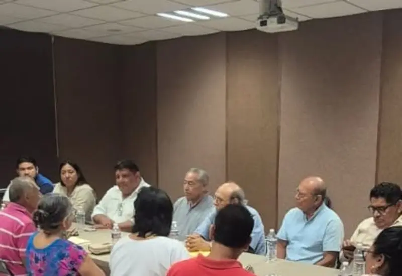 Empresarios del sector productivo del Istmo de Tehuantepec durante su reunión con el titular de la SIPCIA para exigir garantías de seguridad y movilidad.