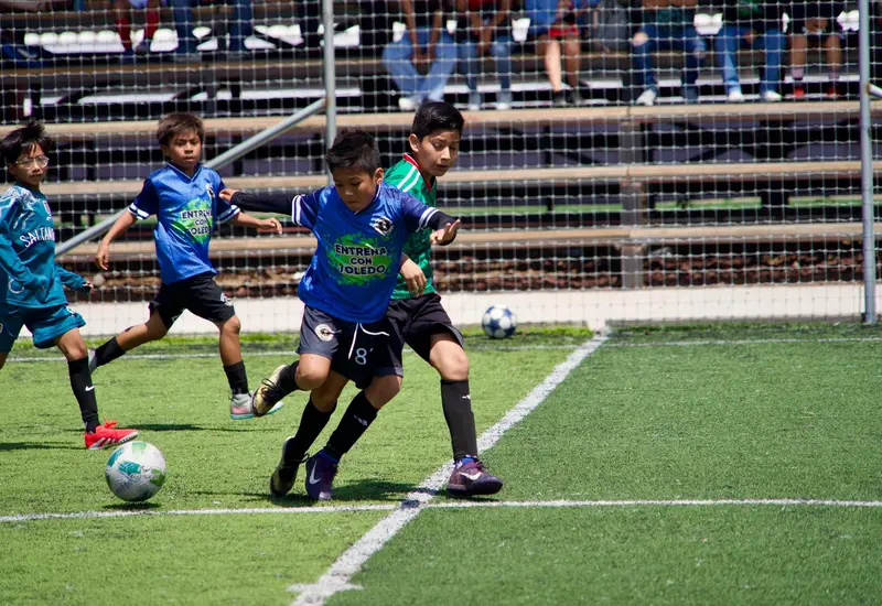 Escena de la premiación o del partido final durante el vibrante cierre de la Copa Cho Ndobá, un importante torneo deportivo local.