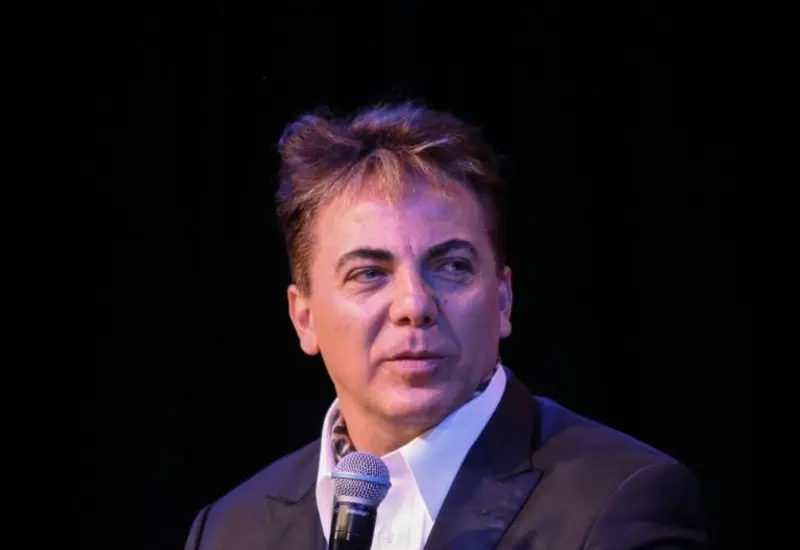 El cantante anunció en pleno concierto que renunció al contacto sexual.