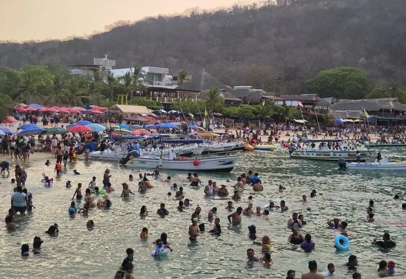 Bahías de Huatulco registró ingresos por 140 millones de pesos.