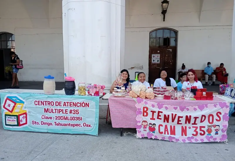 iños con discapacidad del CAM 35 conmemoraron la llegada de la primavera.