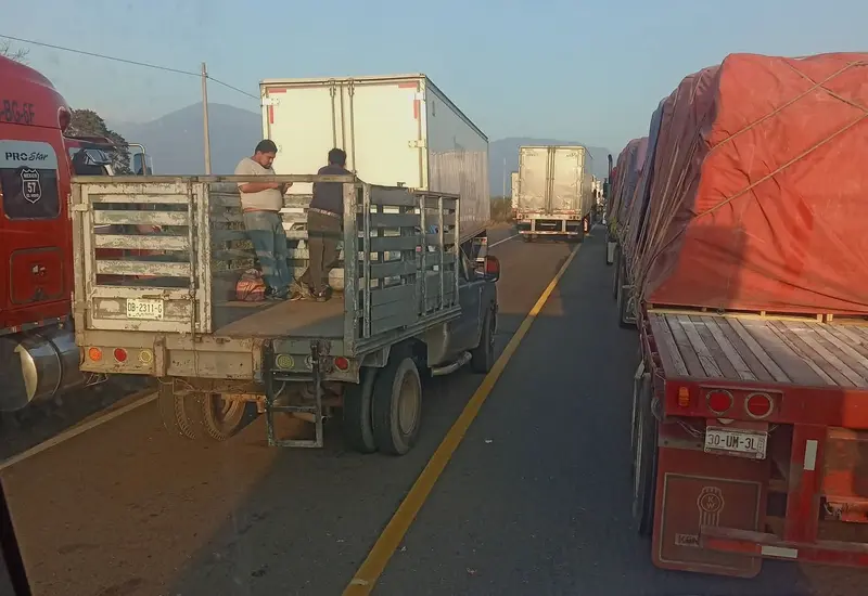 ¡Fin al bloqueo! Empacadoras ceden y fijan precio del mango en Zanatepec.