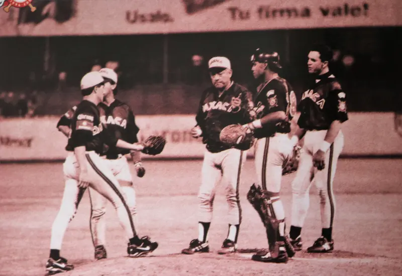 Un 6 de marzo de 1996, Guerreros de Oaxaca fue presentado oficialmente para su debut en la LMB.