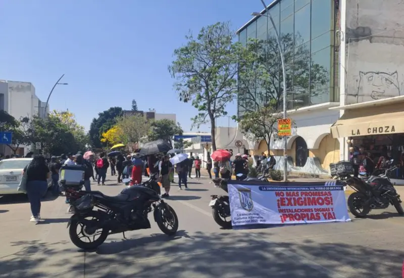 Protestan en la SEP.