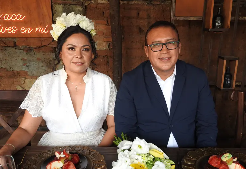 Massabi Martínez y Jorge Gómez se unieron en sagrado matrimonio, por lo que celebraron la ocasión en compañía de sus seres queridos.
