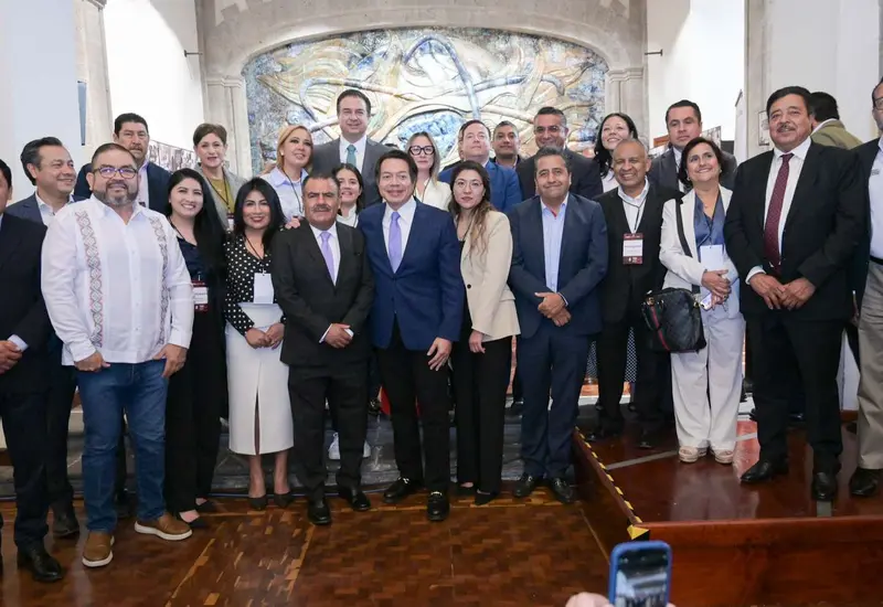 México avanza hacia un país libre de analfabetismo: 100 mil personas aprenderán a leer y escribir este año.