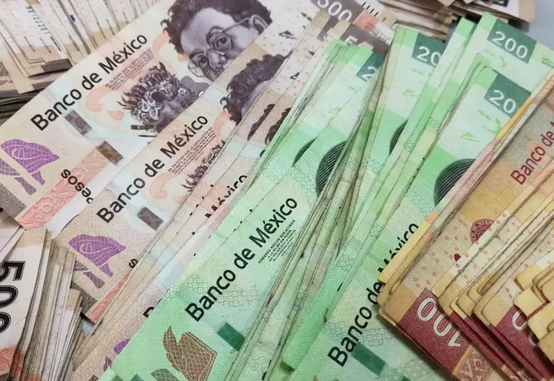 Imagen sobre las finanzas públicas de México, donde los ingresos sumaron 814 mil mdp mientras la deuda pública alcanzó 18.6 billones de pesos.