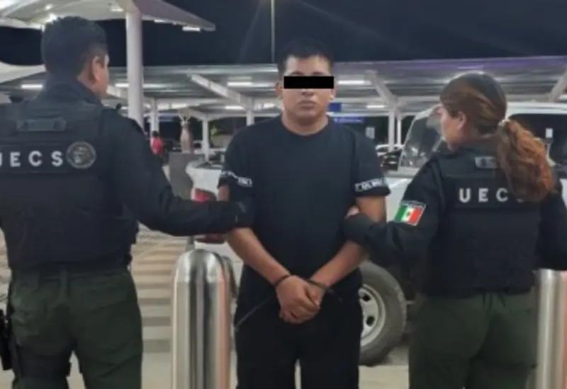 El expolicía Jeovany N. es retratado en una fotografía tras ser sentenciado a 35 años de cárcel por el delito de asesinato.