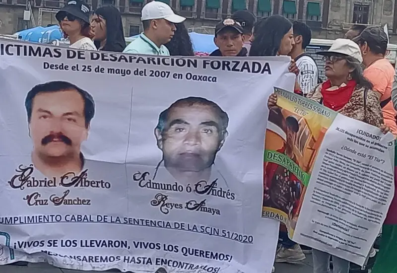Familiares de los militantes desaparecidos del EPR exigen justicia y que se mantenga la orden de aprehensión, un caso que sigue impune.
