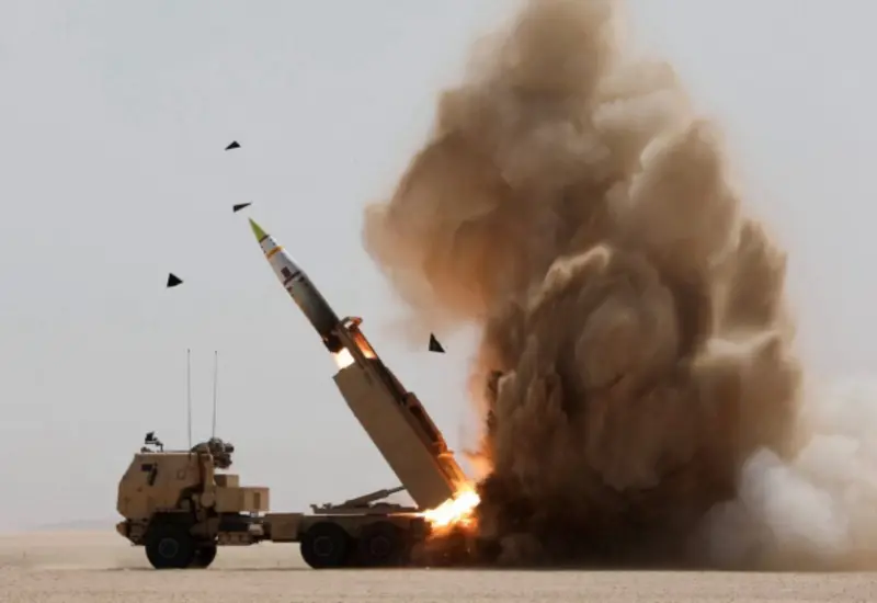 El canciller de Irán advierte que los sistemas de lanzacohetes HIMARS de Estados Unidos podrían convertirse en objetivos de represalia por parte de su país.