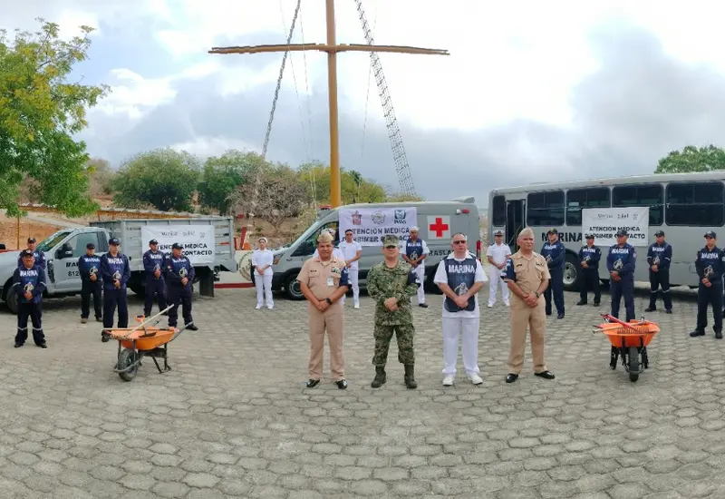 Poblaciones de comunidades marginadas del Istmo reciben atención médica preventiva y asistencia social durante una jornada de salud para su bienestar.