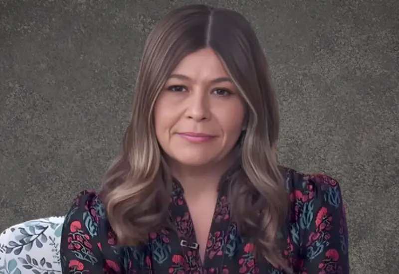 La conductora Martha Figueroa en un retrato para la entrevista donde revela que la muerte de su hijo fue por una distracción médica en el parto.