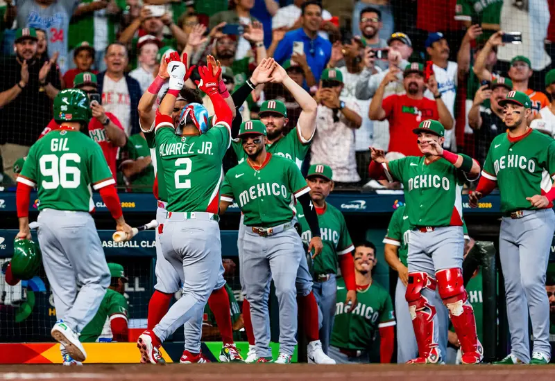 Momento de la contundente victoria de México sobre Brasil, obtenida por knockout en un emocionante encuentro deportivo entre ambas naciones.