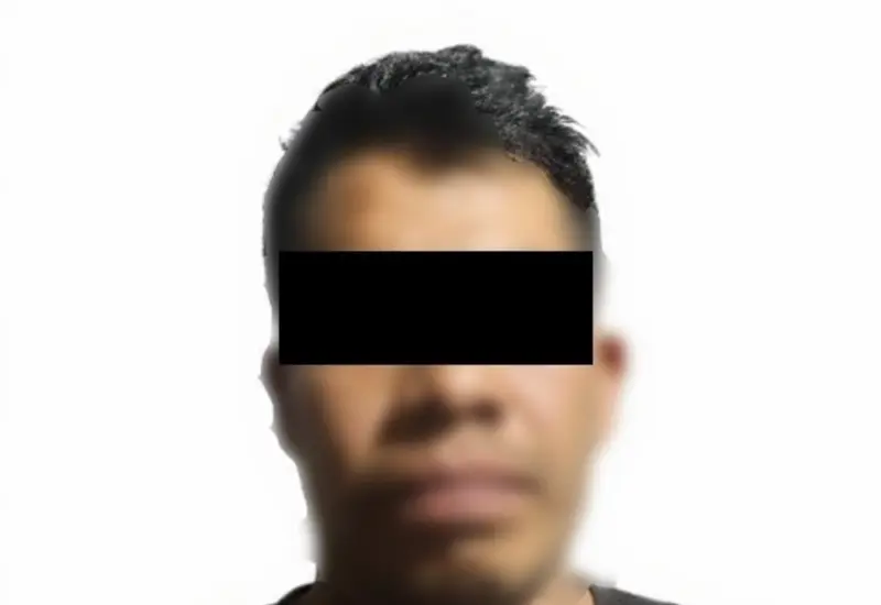 Fotografía del hombre señalado como el presunto agresor sexual en un caso de abuso a un menor en un hotel del centro de la ciudad.