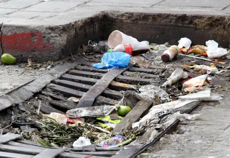 Más de 90 mil toneladas de basura sacadas de ríos y drenajes en un año.