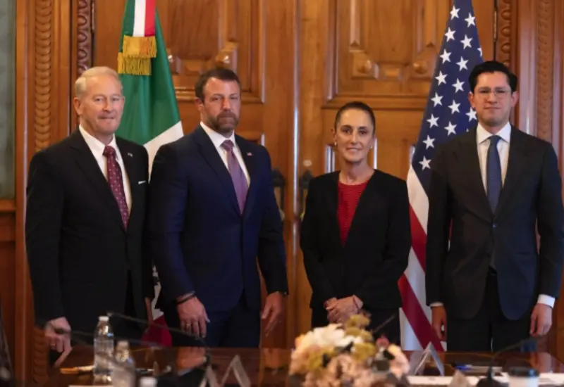 Claudia Sheinbaum recibo al secretario del Departamento de Seguridad Interior de EU, Markwayne Mullin.