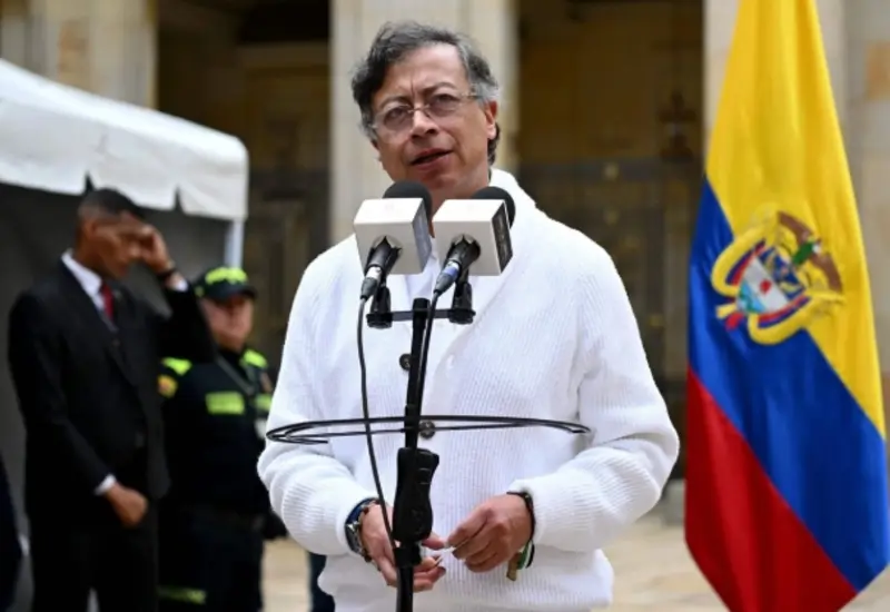 Fotografía de la operación militar de bombardeo contra un campamento del ELN, confirmada por el presidente Petro y con supuesto apoyo venezolano.