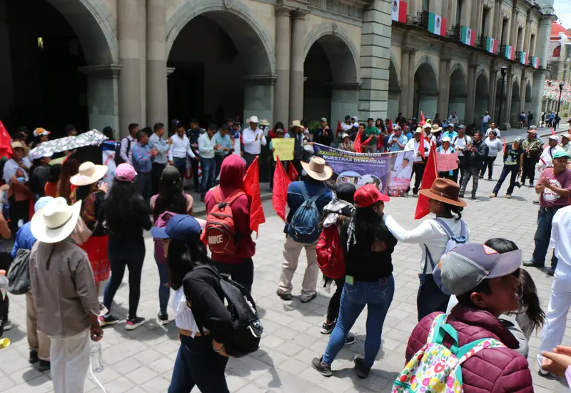 Acusa a Movimiento Antorchista de lucrar con la pobreza indígena.