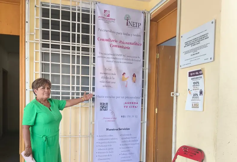 La Agenta Municipal de Pueblo Nuevo, Marbella Cruz Sánchez, muestra el espacio destinado al nuevo Consultorio Psicoanalítico Comunitario.