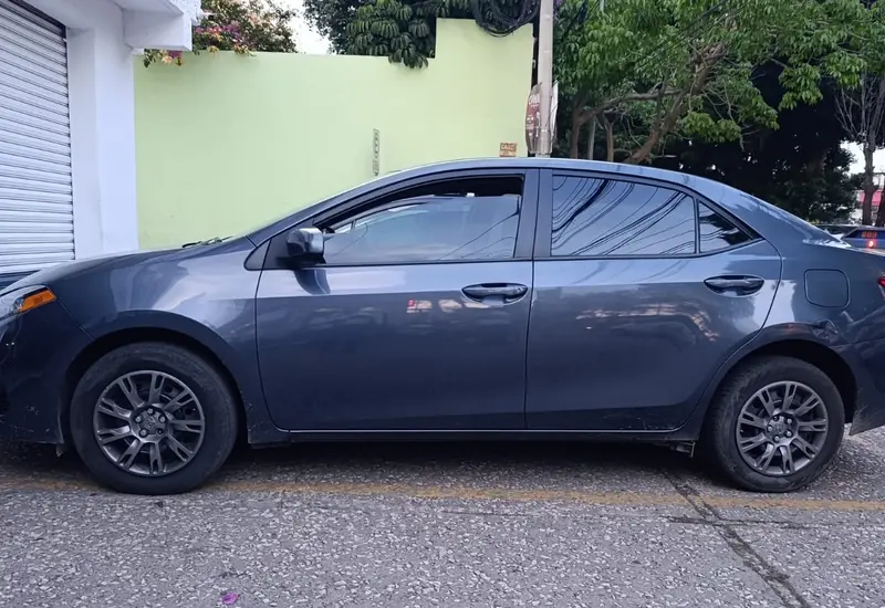 El vehículo Corolla quedó recuperado al contar con reporte de robo activo.
