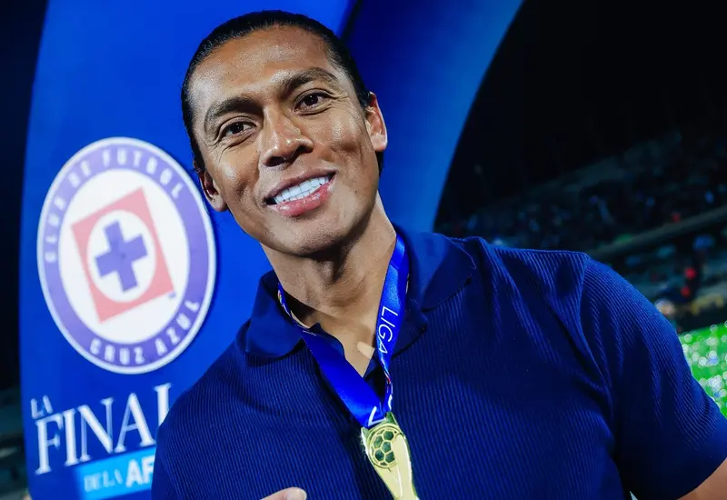 Joel Huiqui renovó contrato como director técnico de Cruz Azul