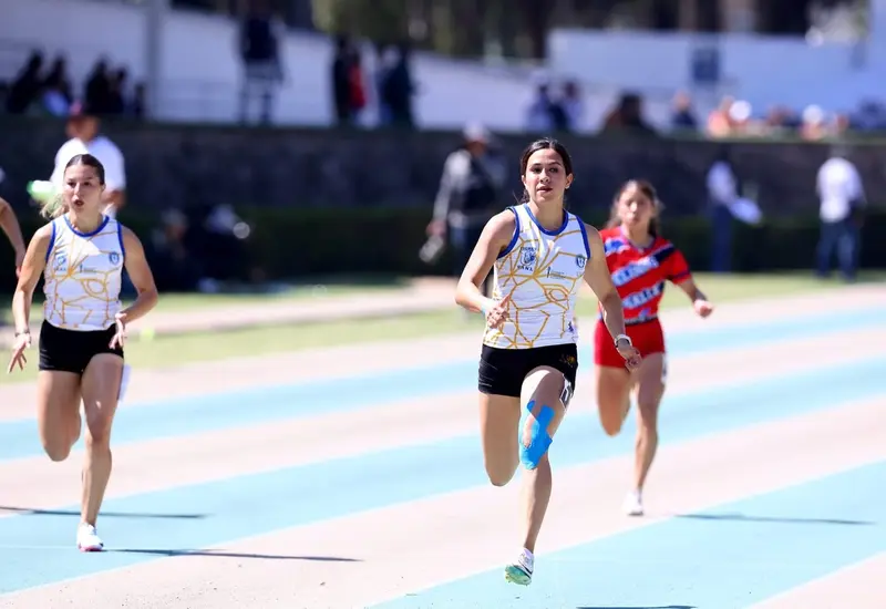 Alejandra Paulina voló nuevamente en la pista