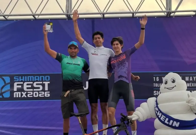 Amando Martínez en lo más alto del podio nacional.