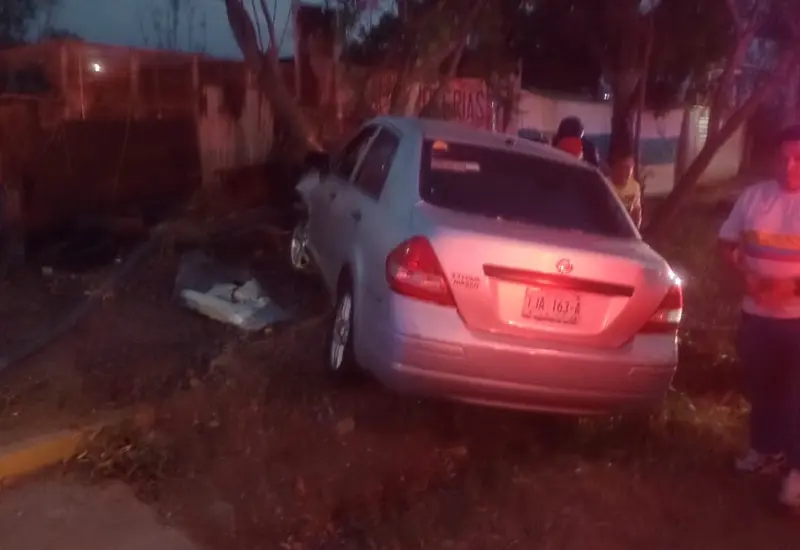 Ataque armado termina en tragedia: conductor pierde la vida tras choque.