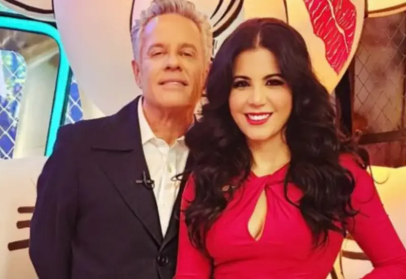 Los actores Alexis Ayala y Cinthia Aparicio juntos en un camerino, en una imagen que ha desatado especulaciones sobre una posible reconciliación amorosa.