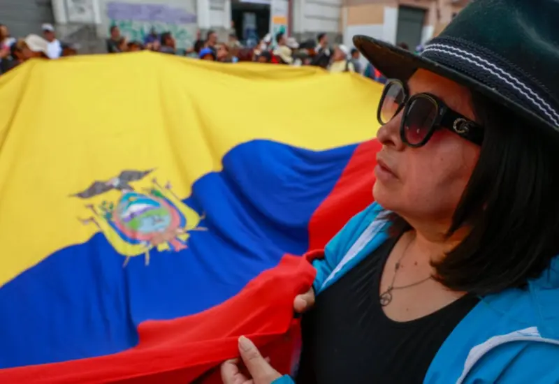 Gráfica informativa sobre el estado de excepción en Ecuador, proyectando que el 74% de la población vivirá bajo este régimen para el 2026.