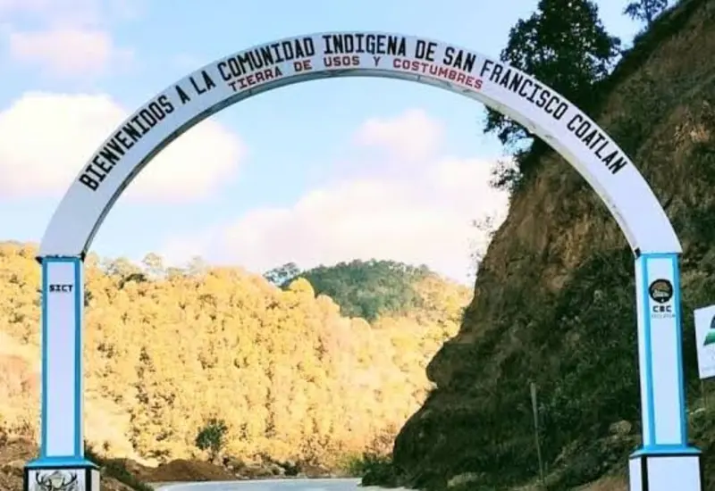 Indígenas zapotecas protestan para frenar la construcción de la autopista Barranca Larga-Ventanilla, acción por la cual son investigados por la FGR.