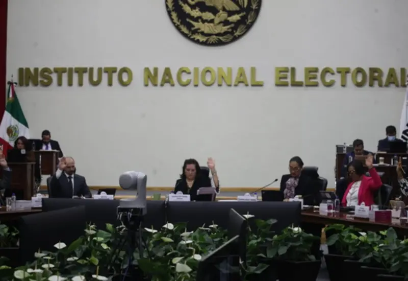 Consejeros del Instituto Nacional Electoral durante la sesión donde rechazaron por mayoría el proyecto de lineamientos de fiscalización electoral.