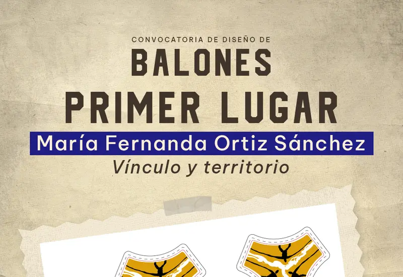 María Fernanda Ortiz Sánchez, ganadora del primer lugar, muestra su diseño de balón 'Vínculo y territorio' inspirado en la creatividad oaxaqueña.