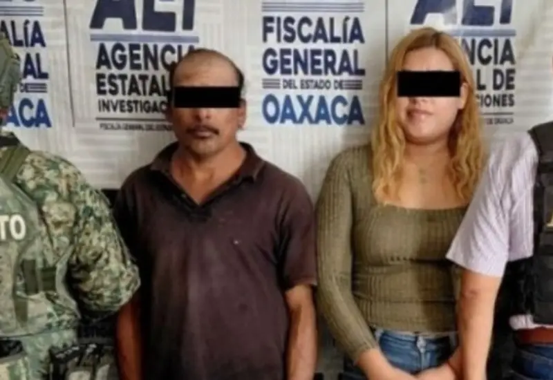 La pareja detenida por presunto homicidio en Barra de Copalita durante su vinculación a proceso, donde permanecerán en prisión preventiva.