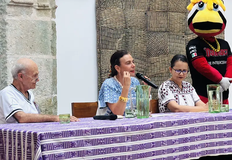 Alfredo Harp Helú y María Isabel Grañén Porrúa presentan la exposición “Yu´va. Arte y deporte” sobre el nuevo estadio de los Guerreros de Oaxaca.