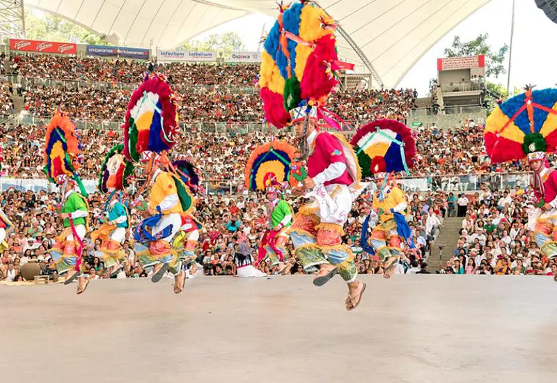 bailando-guelaguetza